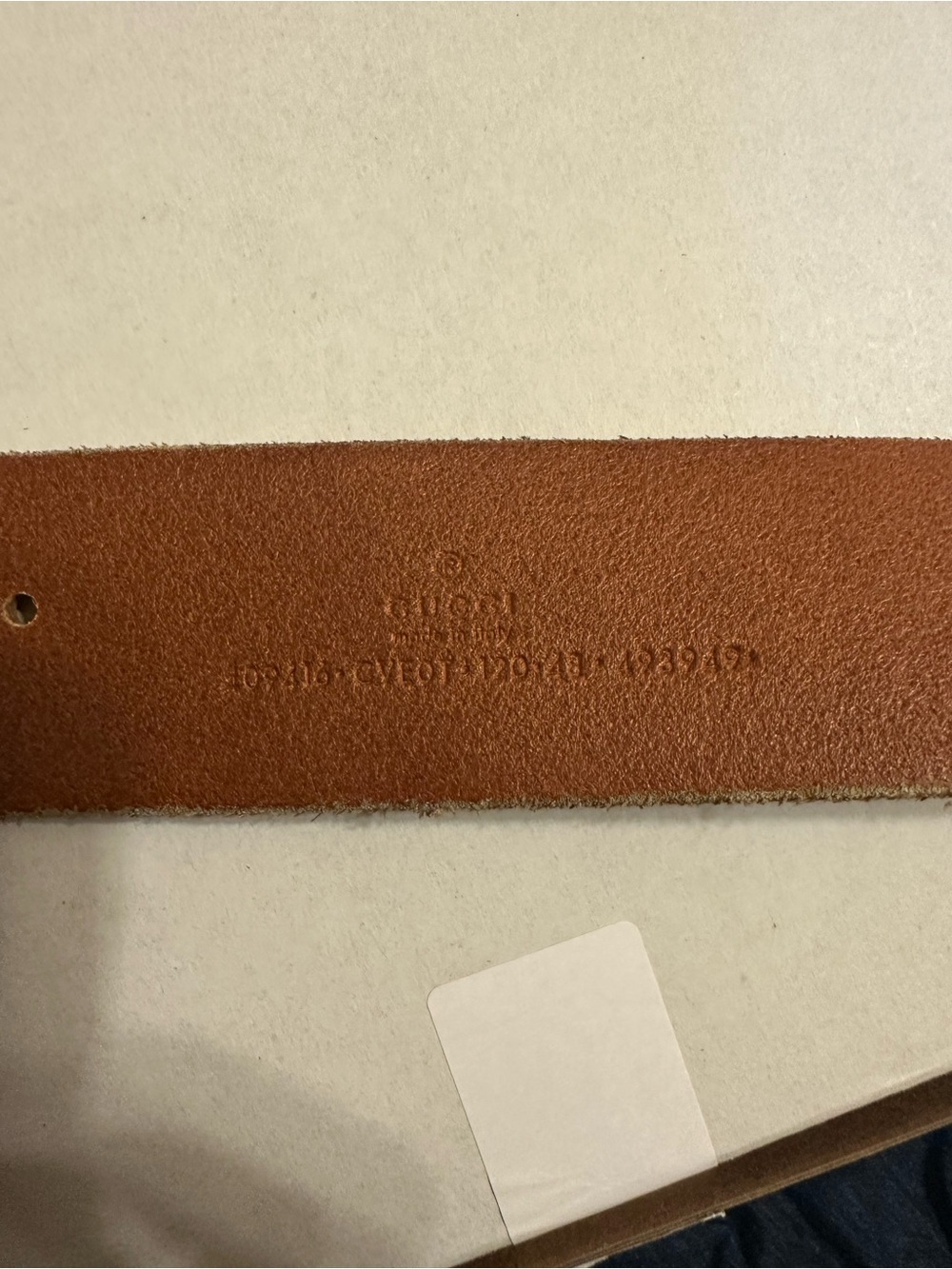 Gucci Tan Leather Belt with Antique Gold Double-G Buckle - Picture 4 of 5